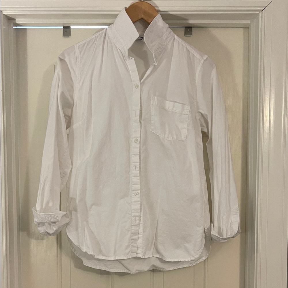 Old Navy Women's White Casual Button Down Shirt - The Classic Shirt MEDIUM